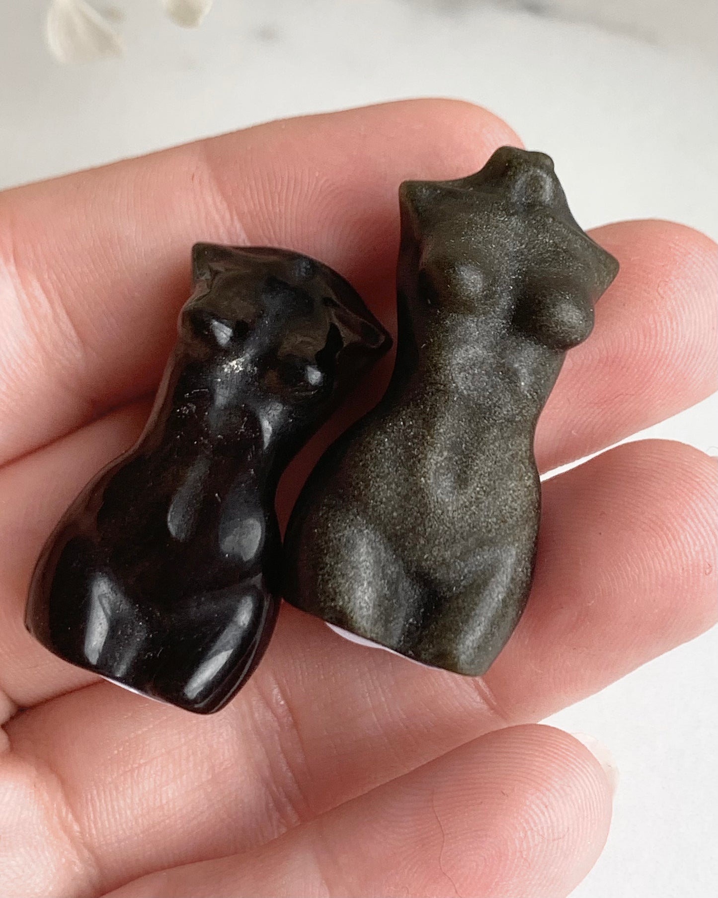 MINI OBSIDIAN WOMAN BODY